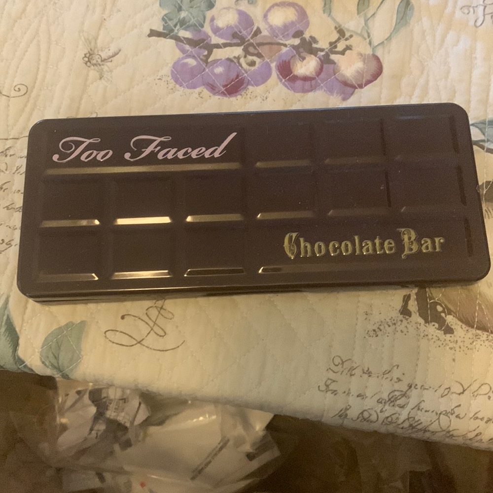 Too Faced Chocolate Bar